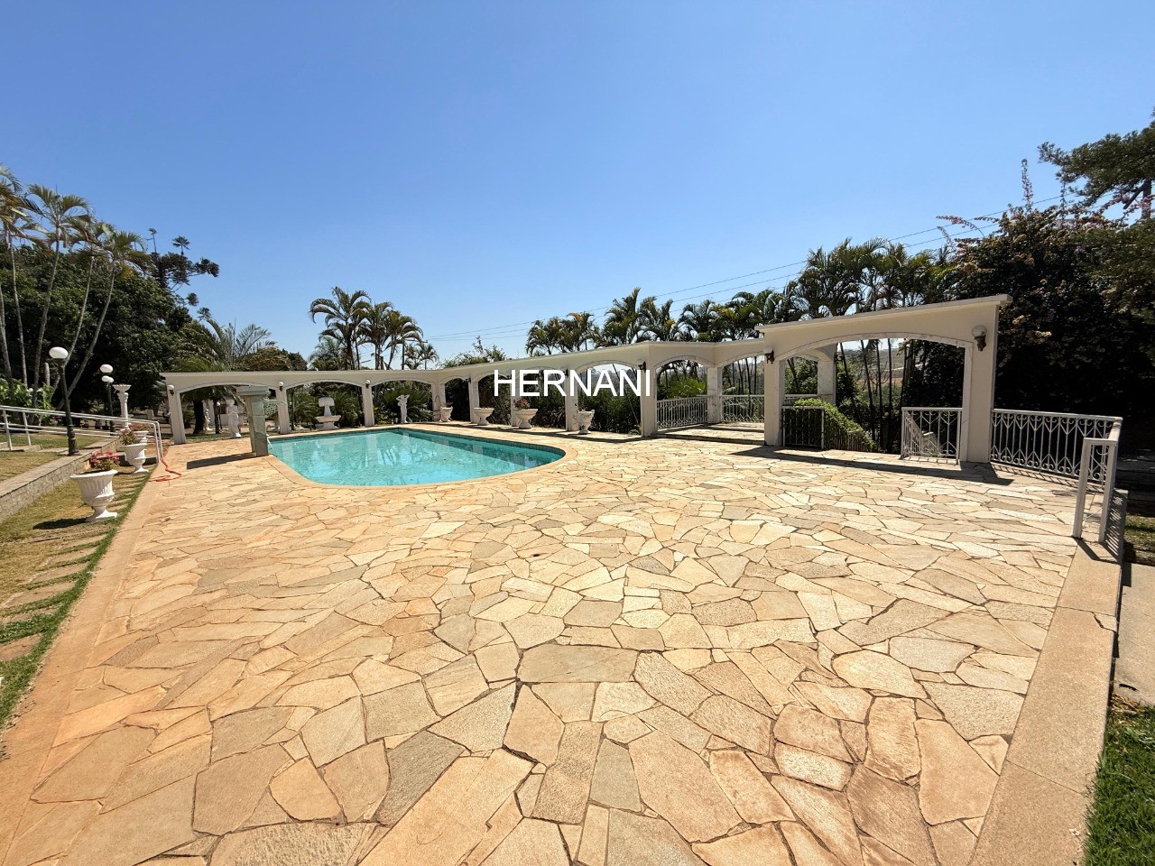 Sítio, 28 quartos, 9800 m² - Foto 13