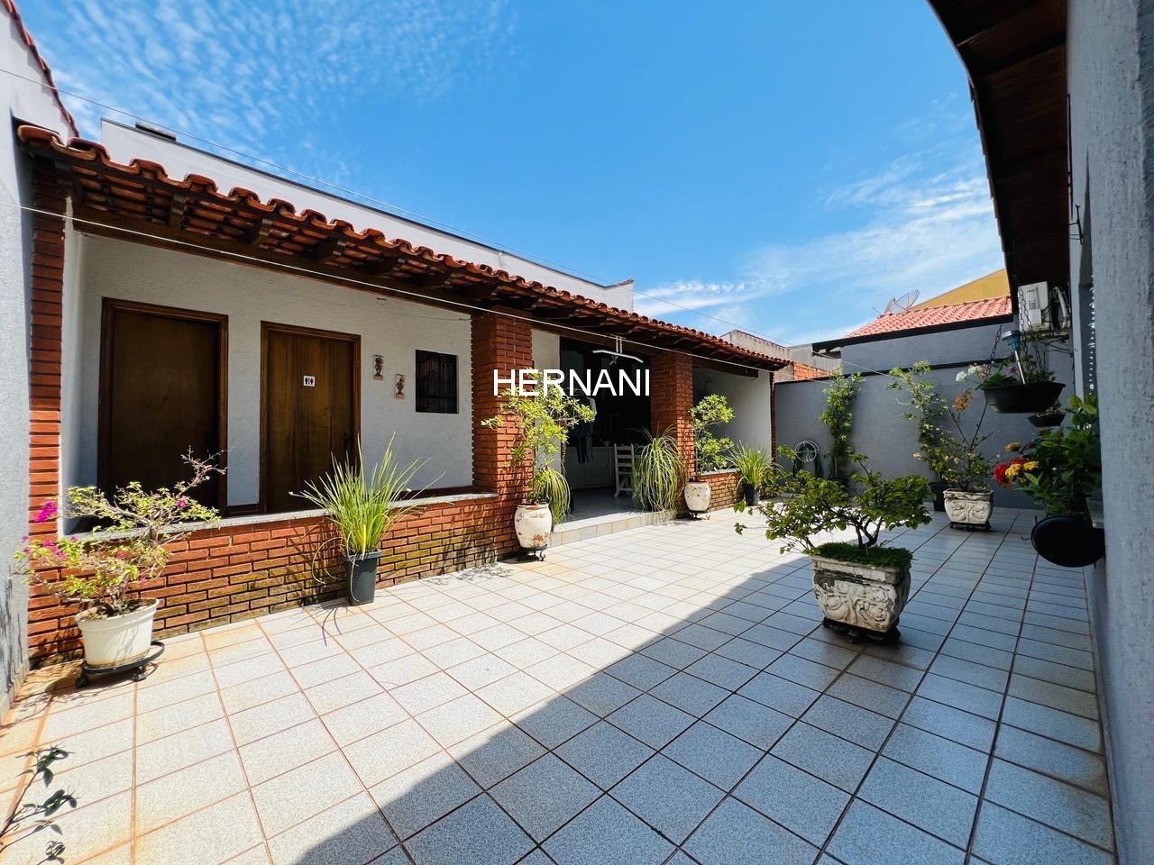 Casa, 2 quartos, 200 m² - Foto 1