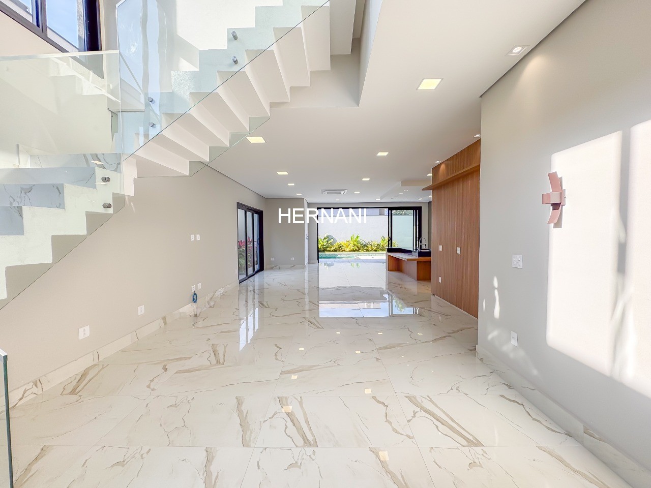 Casa, 4 quartos, 360 m² - Foto 2
