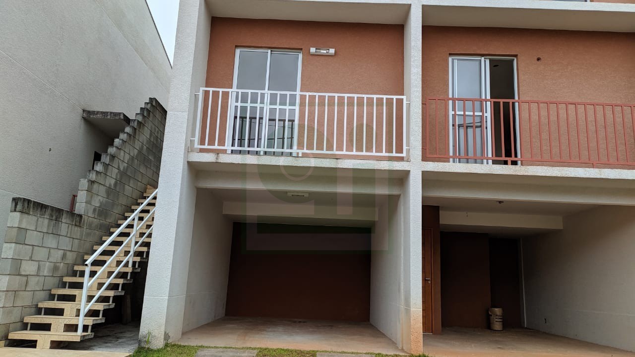 Casa à venda com 2 quartos, 92m² - Foto 1