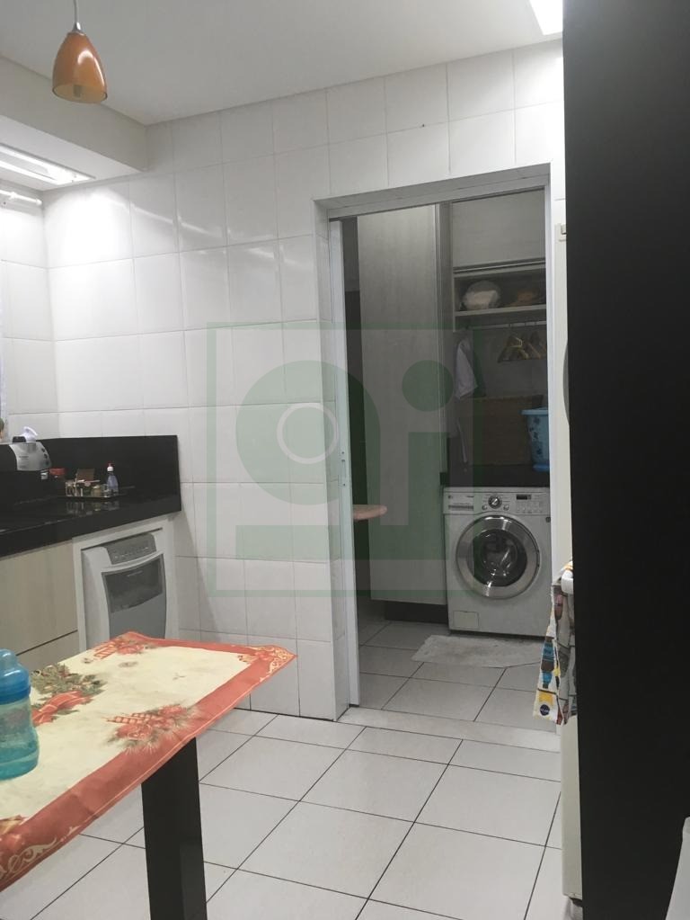 Apartamento à venda com 3 quartos, 155m² - Foto 7