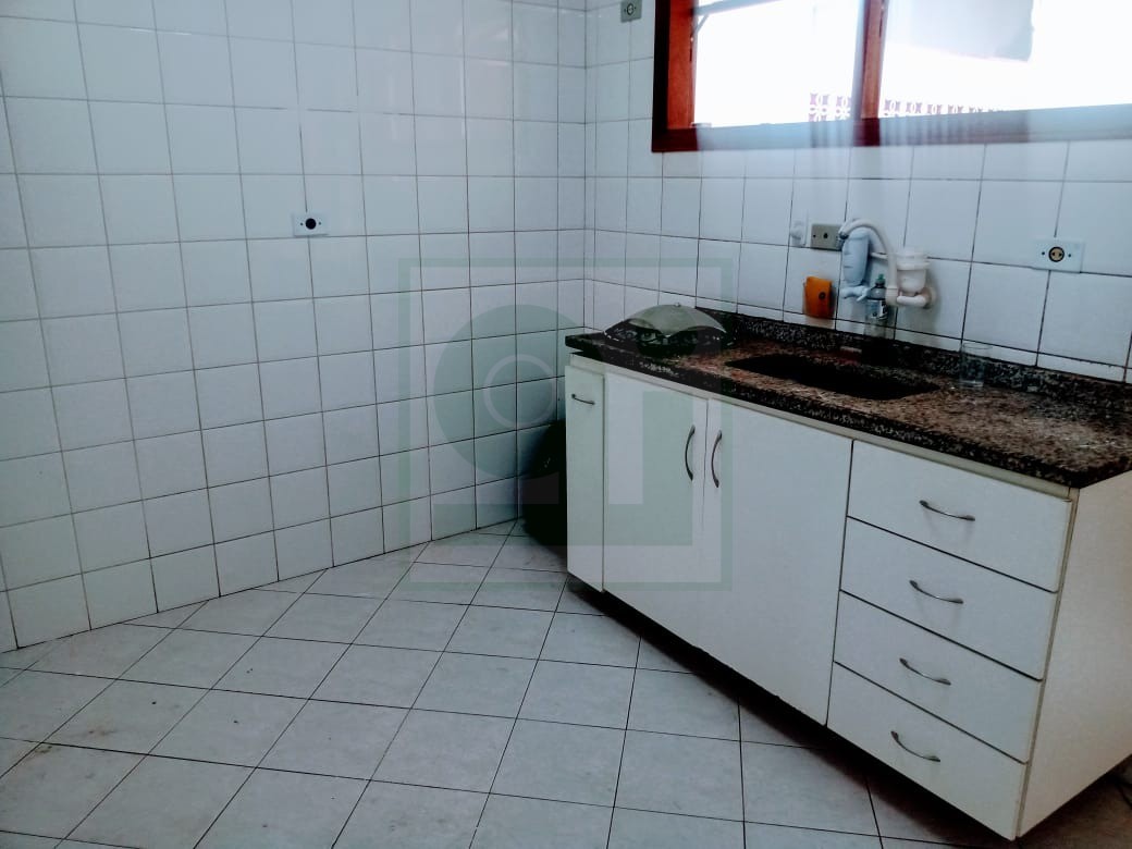 Casa à venda com 2 quartos, 60m² - Foto 5