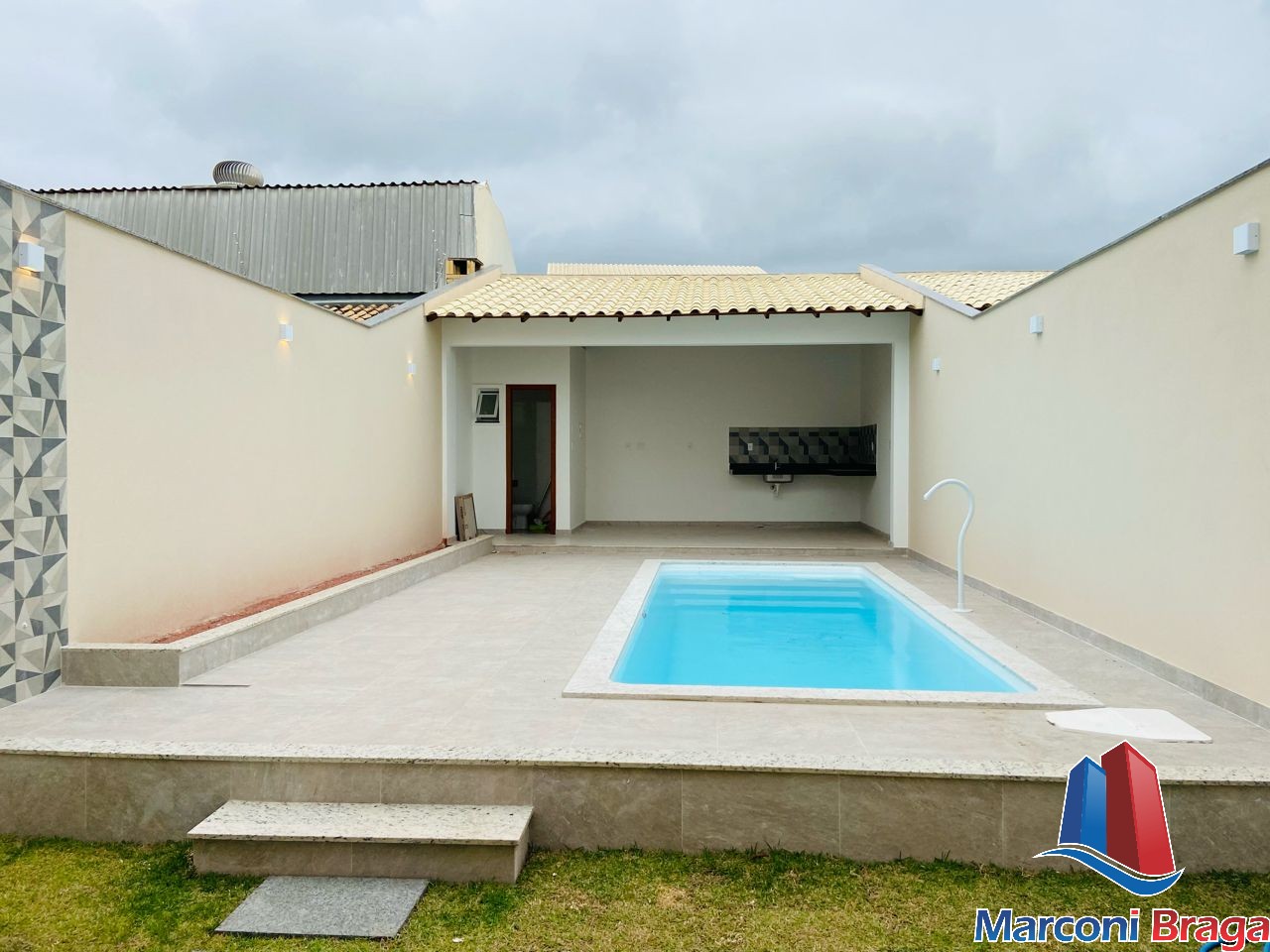 Casa à venda com 3 quartos, 160m² - Foto 1