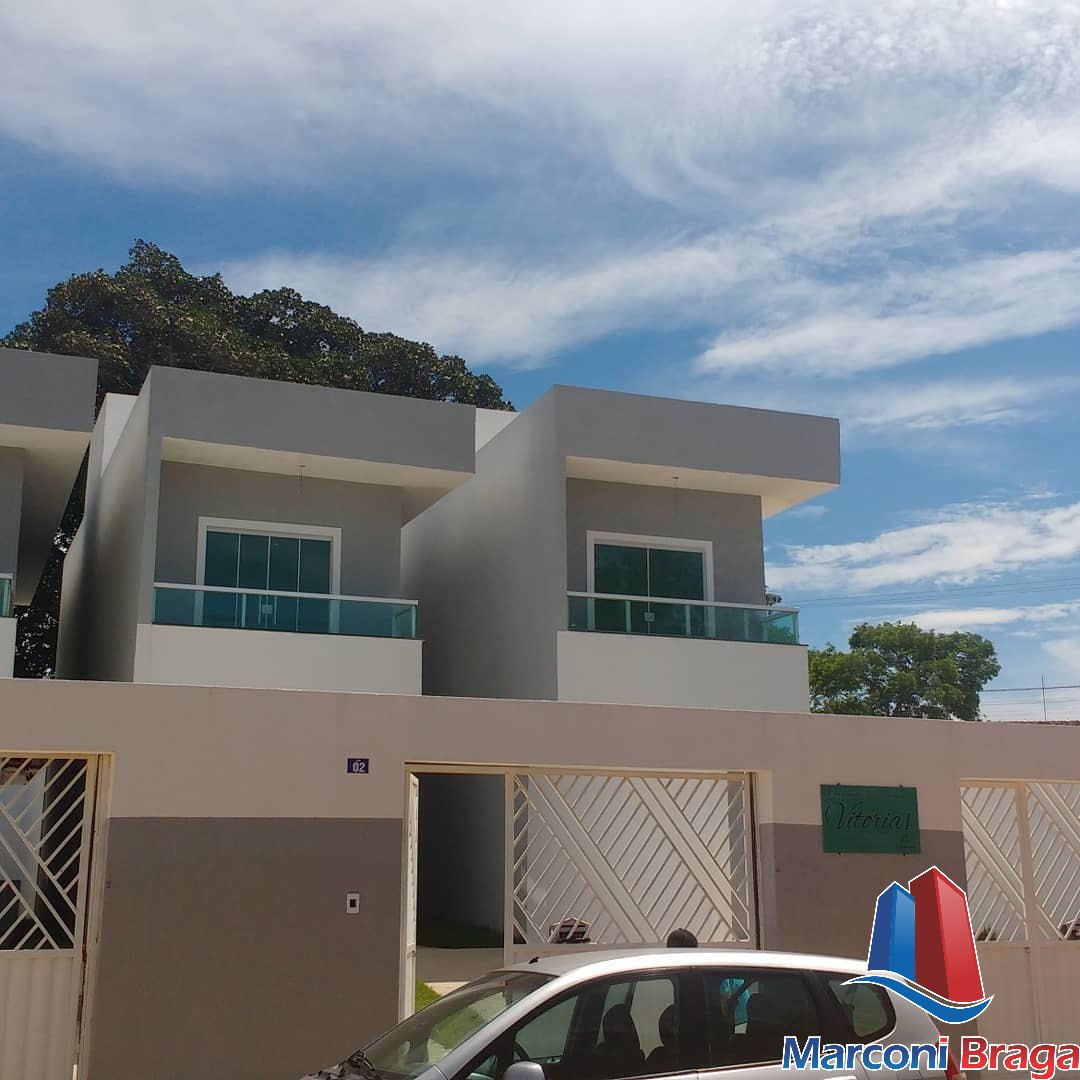 Casa à venda com 2 quartos, 100m² - Foto 1