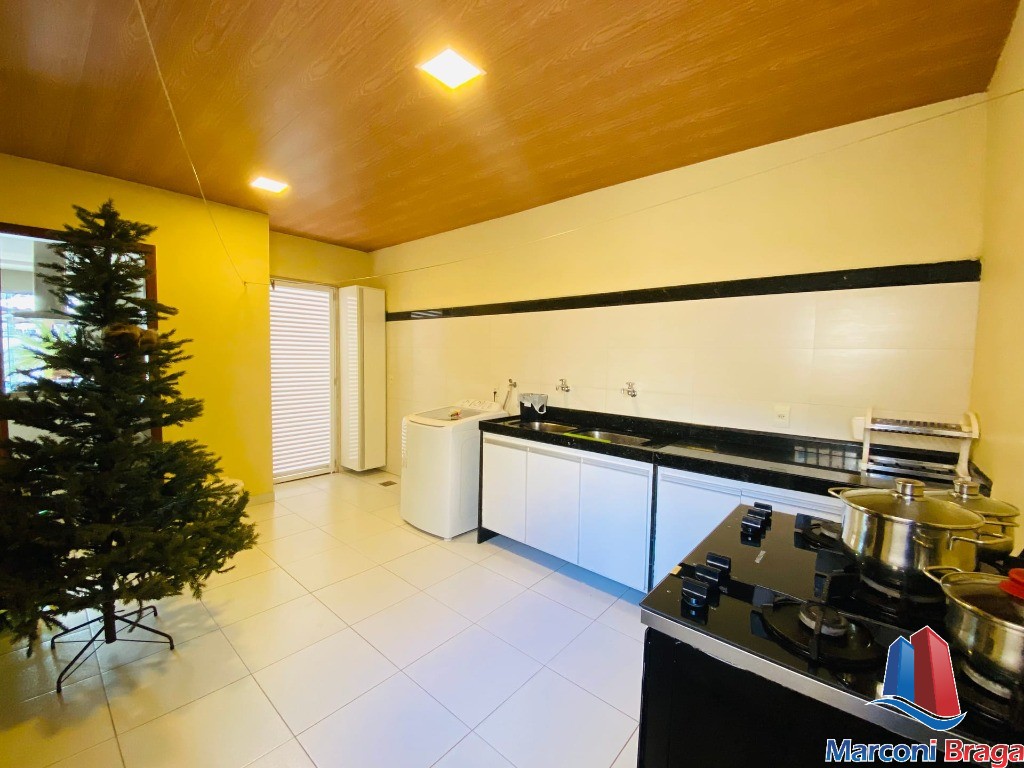 Casa à venda com 4 quartos, 270m² - Foto 20