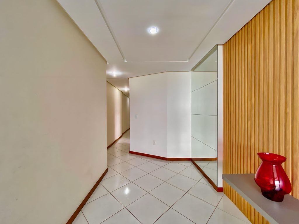 Apartamento à venda com 3 quartos, 123m² - Foto 9