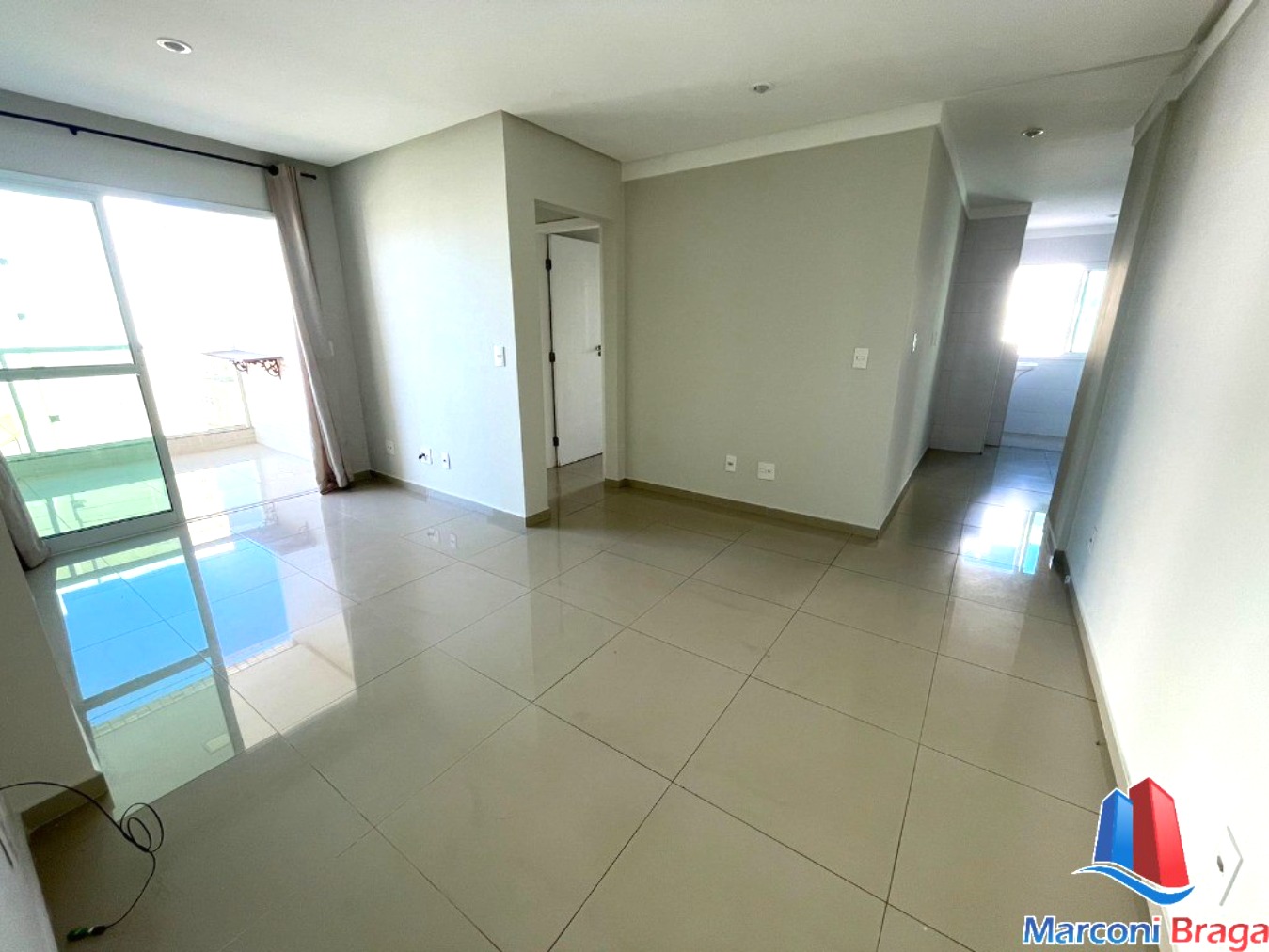 Apartamento à venda com 2 quartos, 80m² - Foto 2