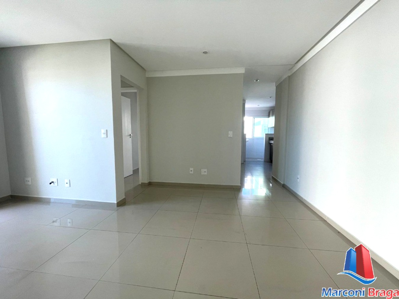 Apartamento à venda com 2 quartos, 80m² - Foto 3