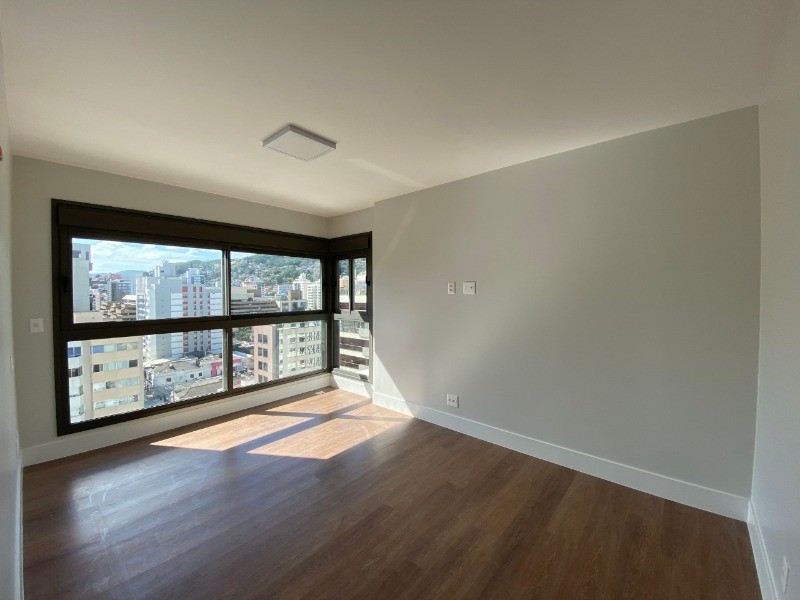 Apartamento à venda com 3 quartos, 136m² - Foto 10