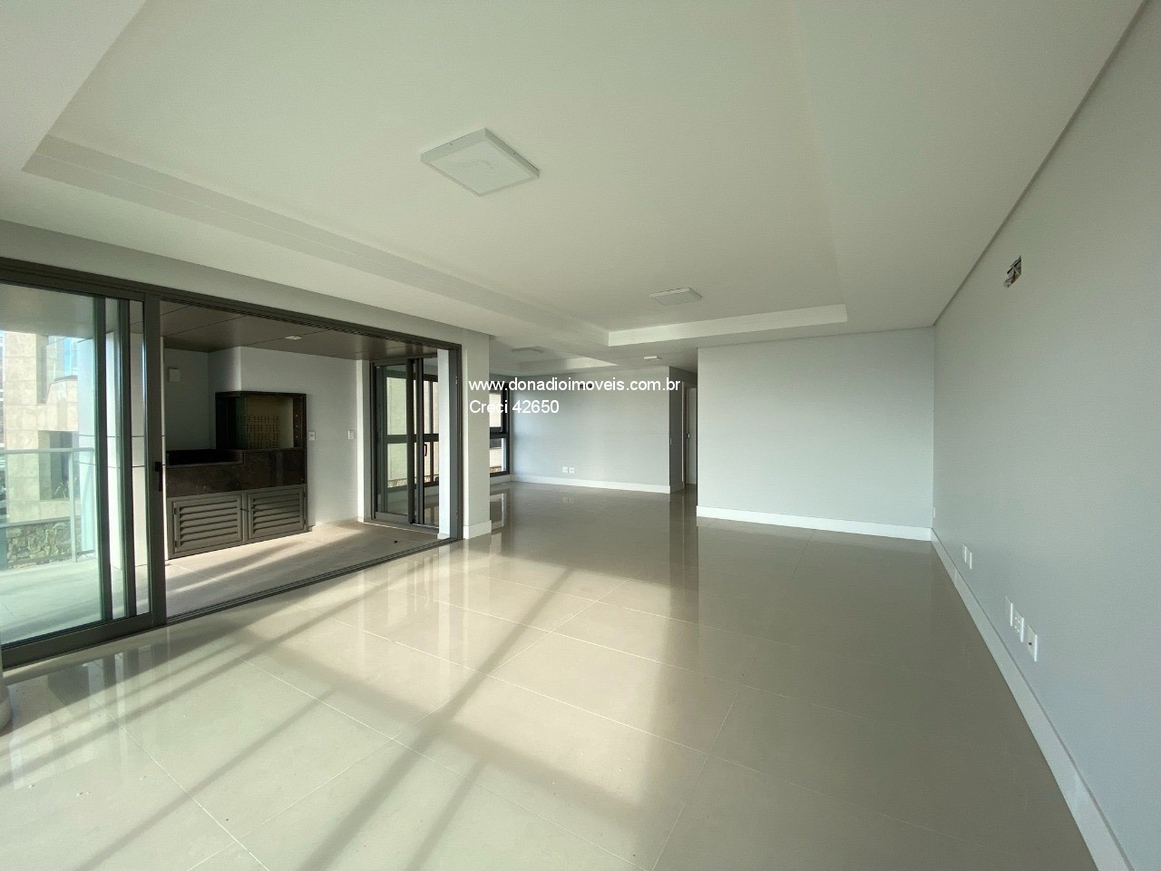 Apartamento à venda com 3 quartos, 250m² - Foto 9