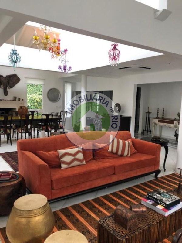 Casa à venda com 3 quartos, 296m² - Foto 13