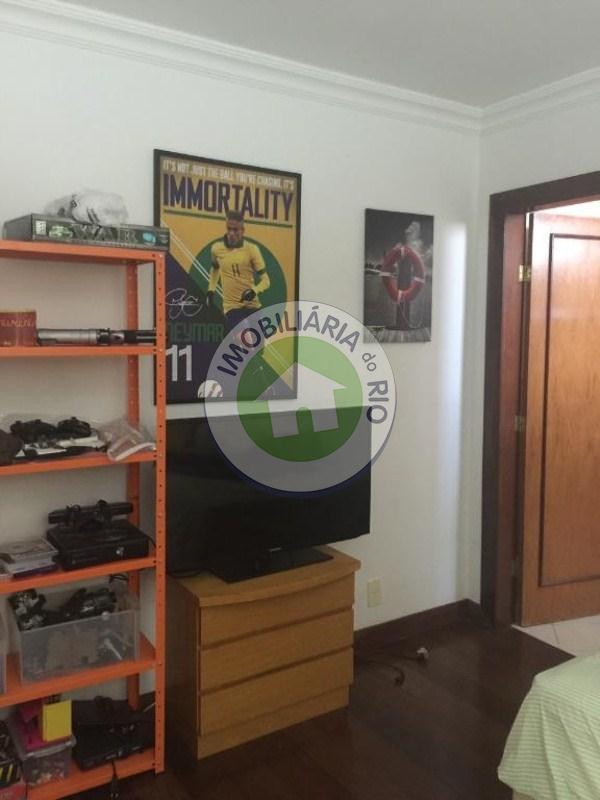 Casa à venda com 4 quartos, 390m² - Foto 17