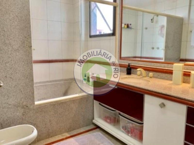 Apartamento à venda com 4 quartos, 227m² - Foto 9