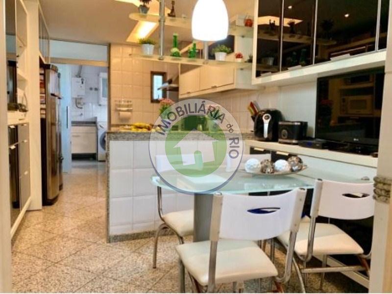 Apartamento à venda com 4 quartos, 227m² - Foto 10