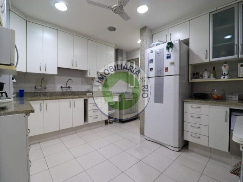 Apartamento à venda com 4 quartos, 156m² - Foto 15