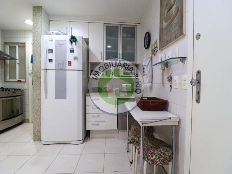 Apartamento à venda com 4 quartos, 156m² - Foto 26