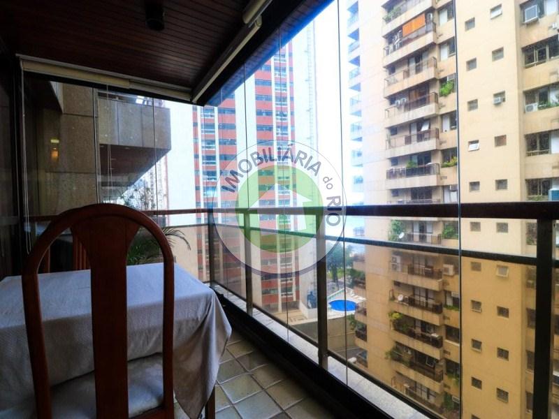 Apartamento à venda com 4 quartos, 250m² - Foto 9