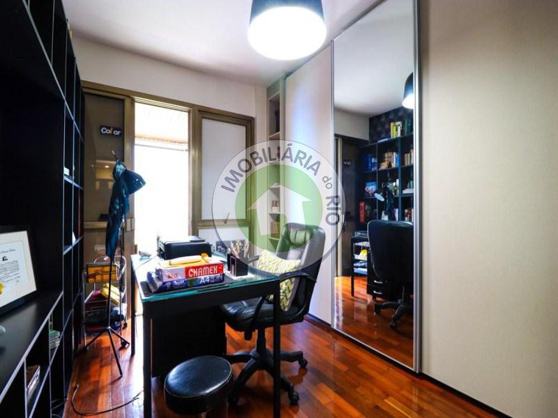 Apartamento à venda com 4 quartos, 250m² - Foto 17