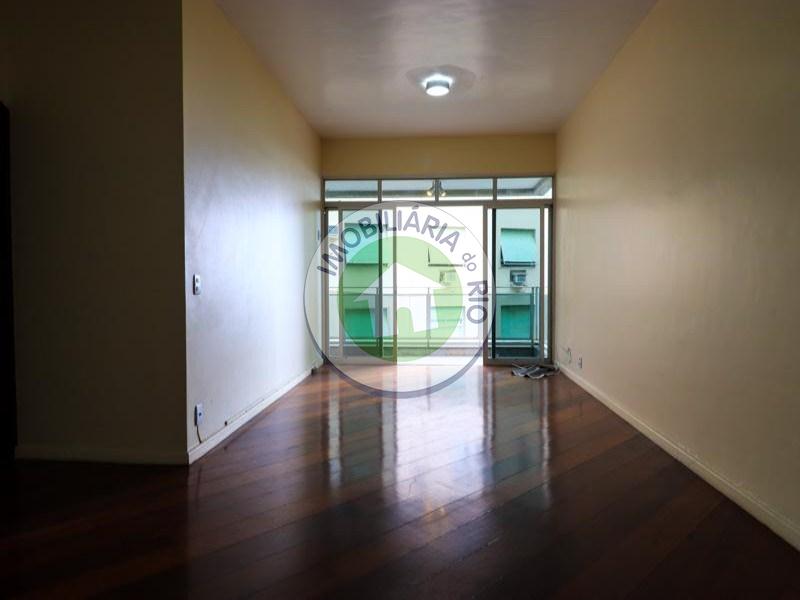 Apartamento à venda com 3 quartos, 125m² - Foto 1