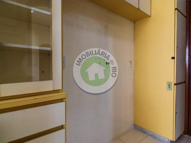 Apartamento à venda com 3 quartos, 125m² - Foto 13