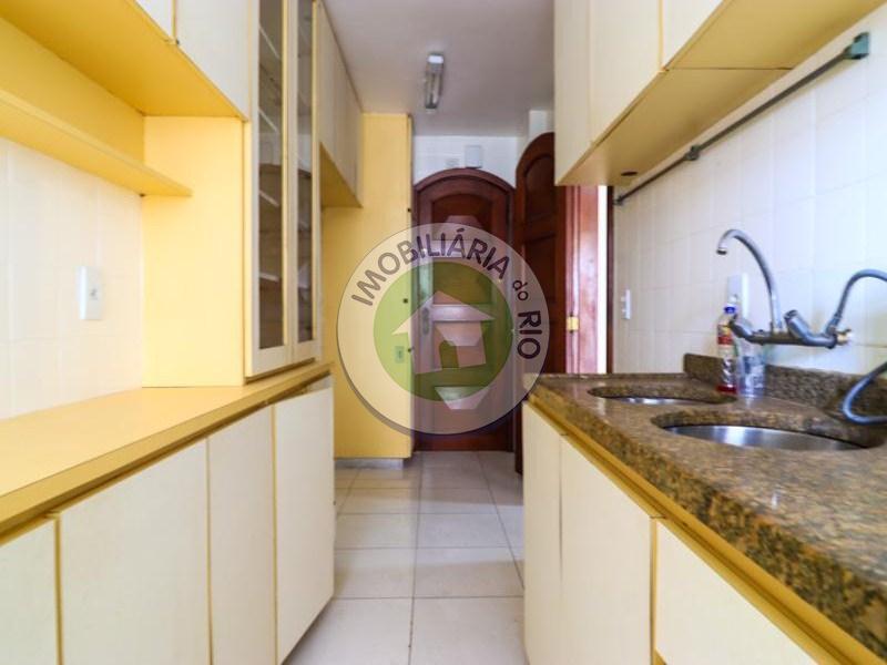 Apartamento à venda com 3 quartos, 125m² - Foto 17