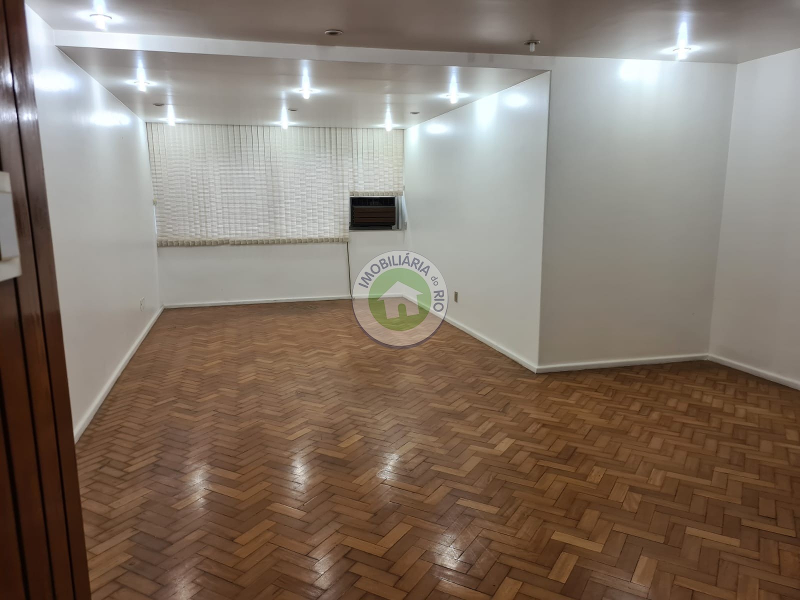 Apartamento à venda com 3 quartos, 136m² - Foto 3