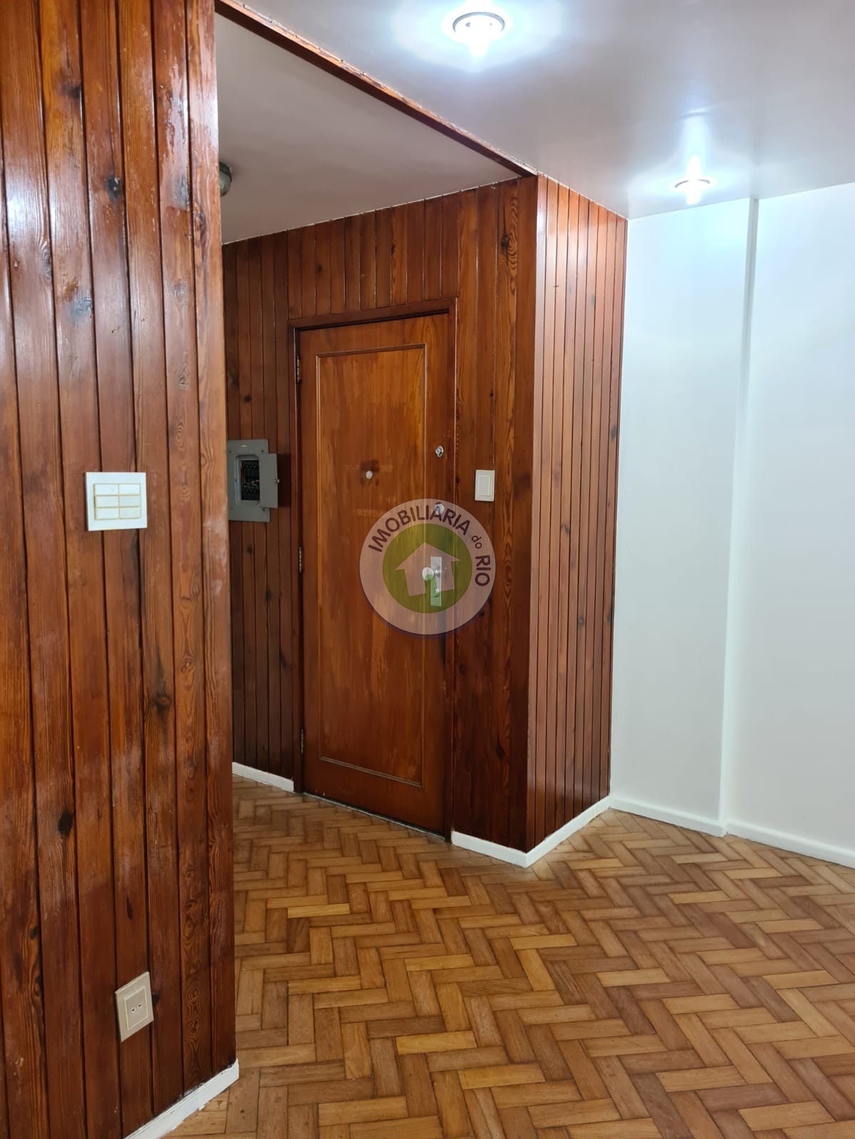 Apartamento à venda com 3 quartos, 136m² - Foto 2