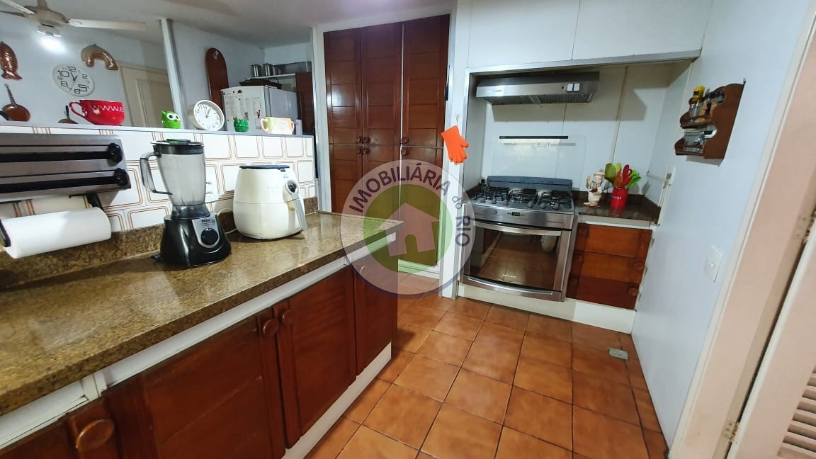 Apartamento à venda com 4 quartos, 220m² - Foto 40