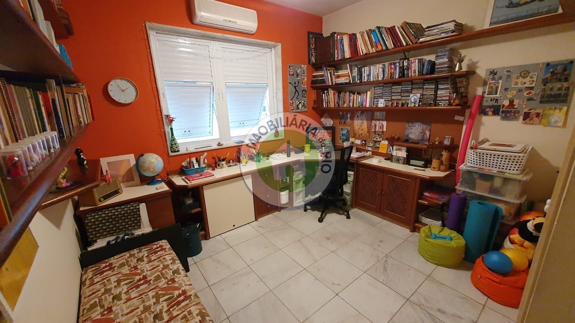 Apartamento à venda com 4 quartos, 220m² - Foto 2