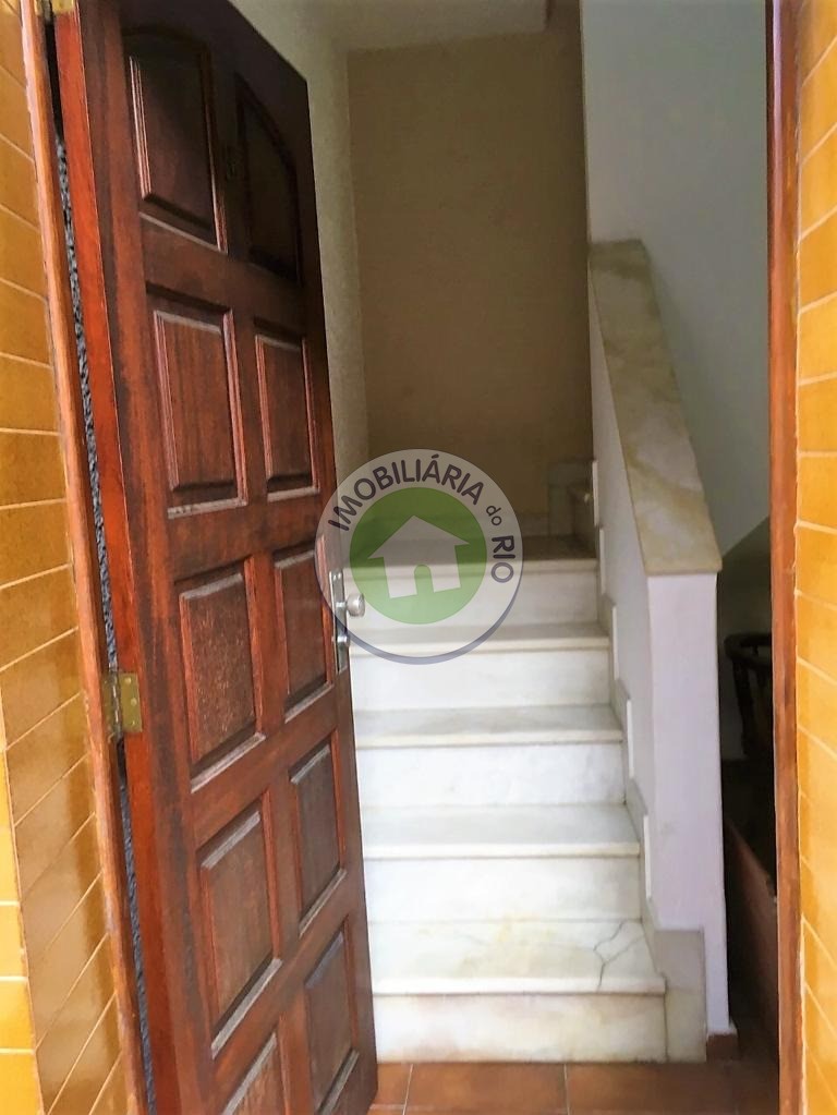 Casa à venda com 5 quartos, 240m² - Foto 5