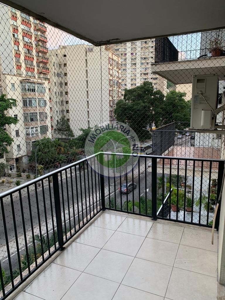 Apartamento à venda com 2 quartos, 78m² - Foto 2