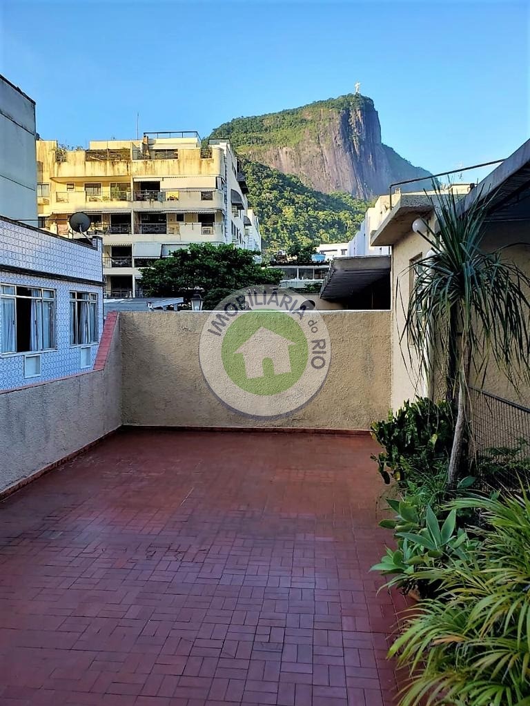 Casa à venda com 5 quartos, 240m² - Foto 17