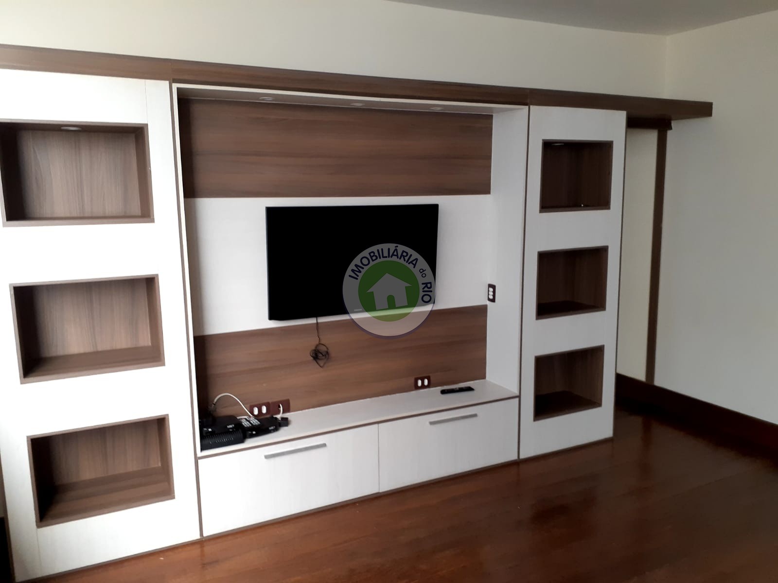 Apartamento à venda com 3 quartos, 150m² - Foto 3