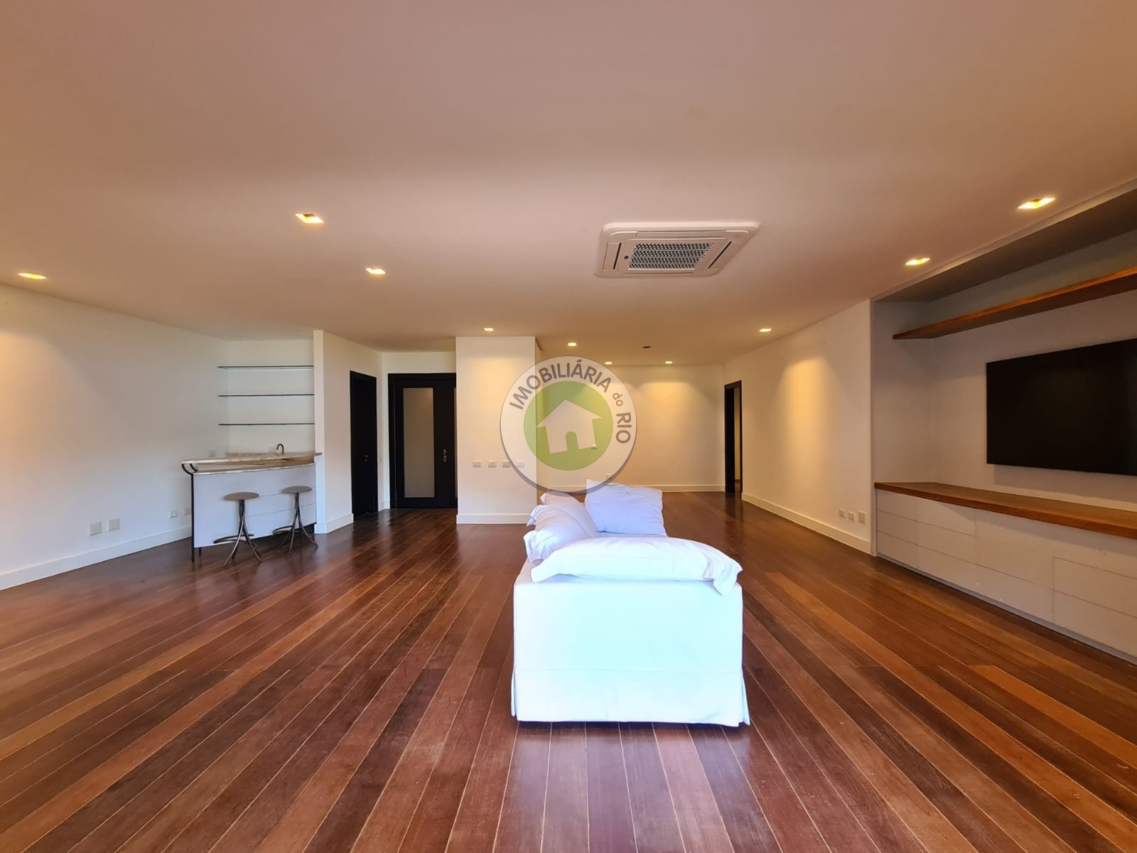 Apartamento à venda com 4 quartos, 276m² - Foto 10