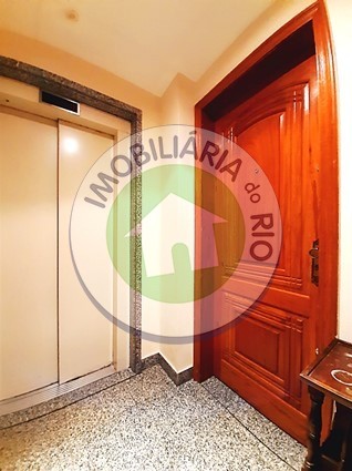 Apartamento à venda com 4 quartos, 144m² - Foto 2