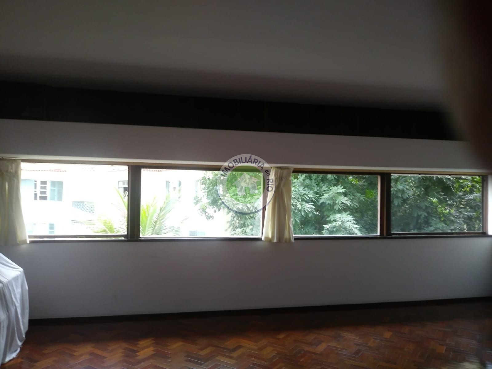 Apartamento à venda com 3 quartos, 163m² - Foto 2