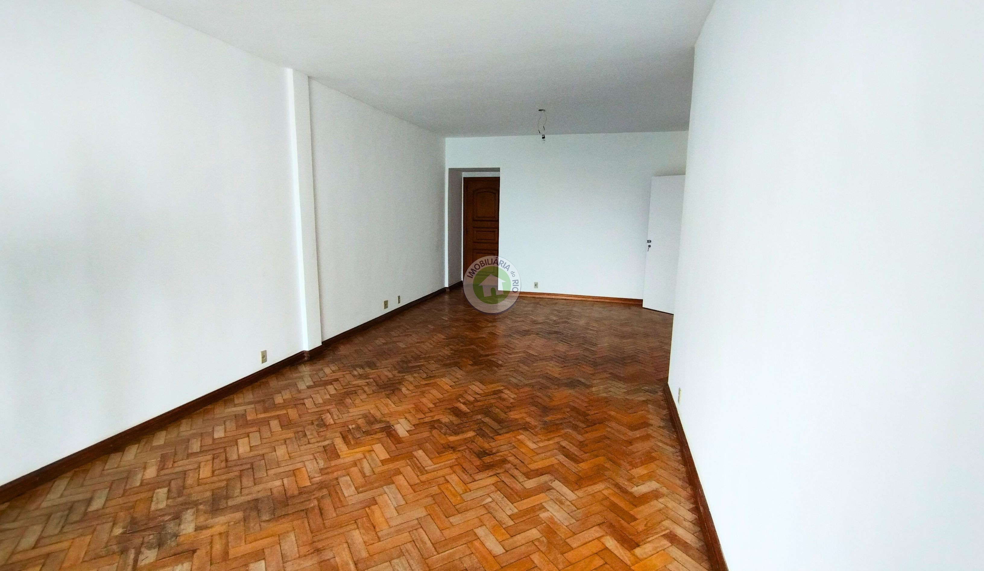 Apartamento à venda com 4 quartos, 160m² - Foto 2