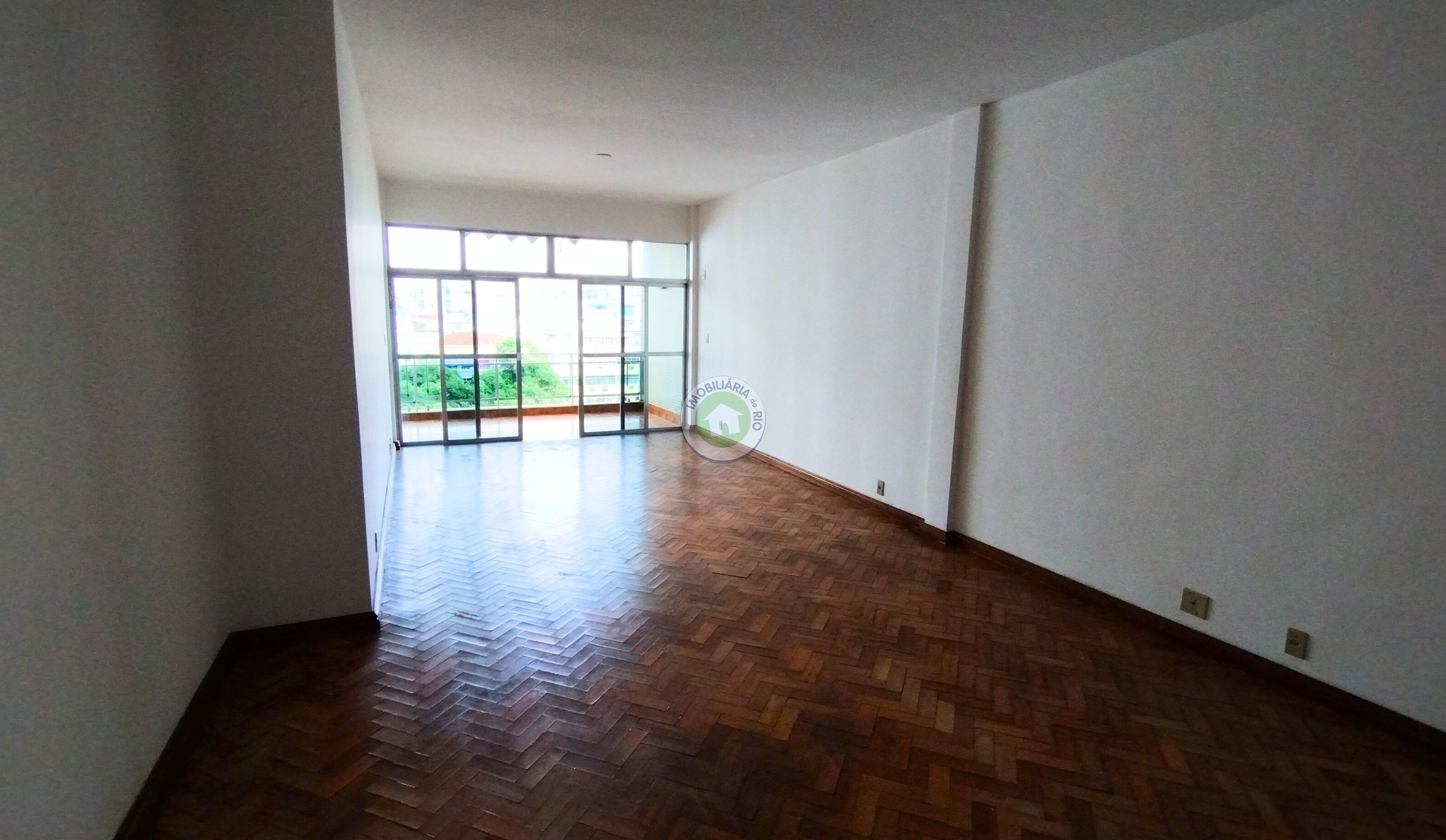 Apartamento à venda com 4 quartos, 160m² - Foto 1