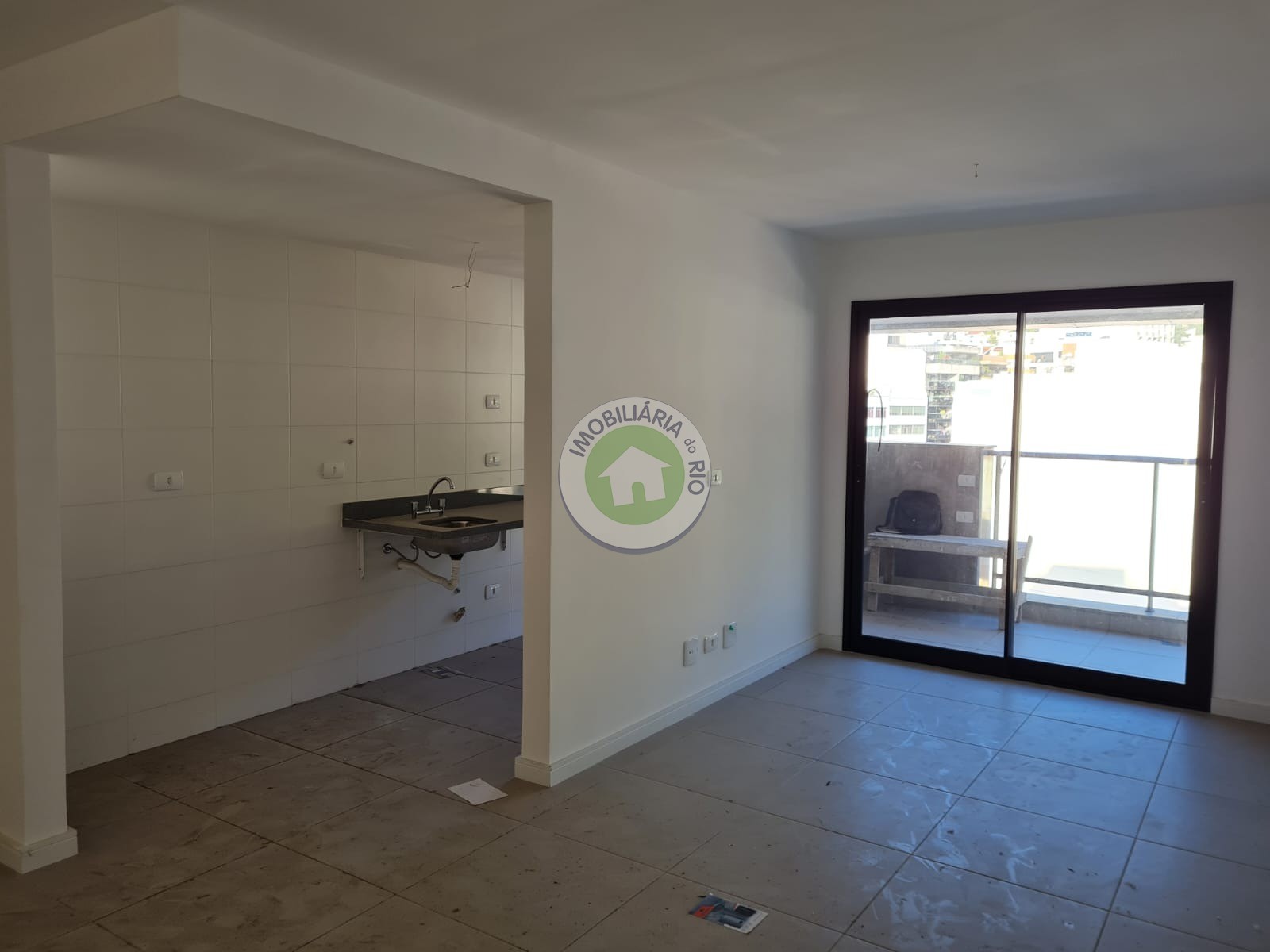 Apartamento à venda com 3 quartos, 106m² - Foto 3