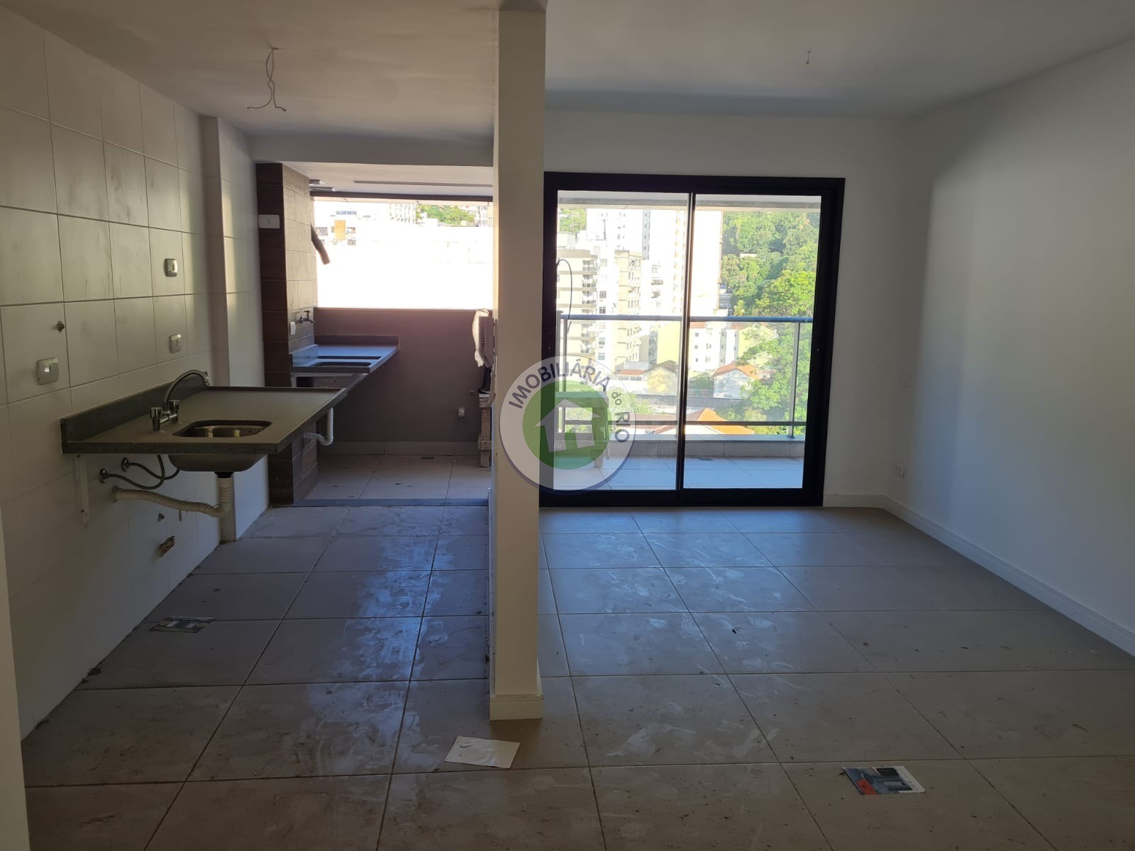 Apartamento à venda com 3 quartos, 106m² - Foto 6