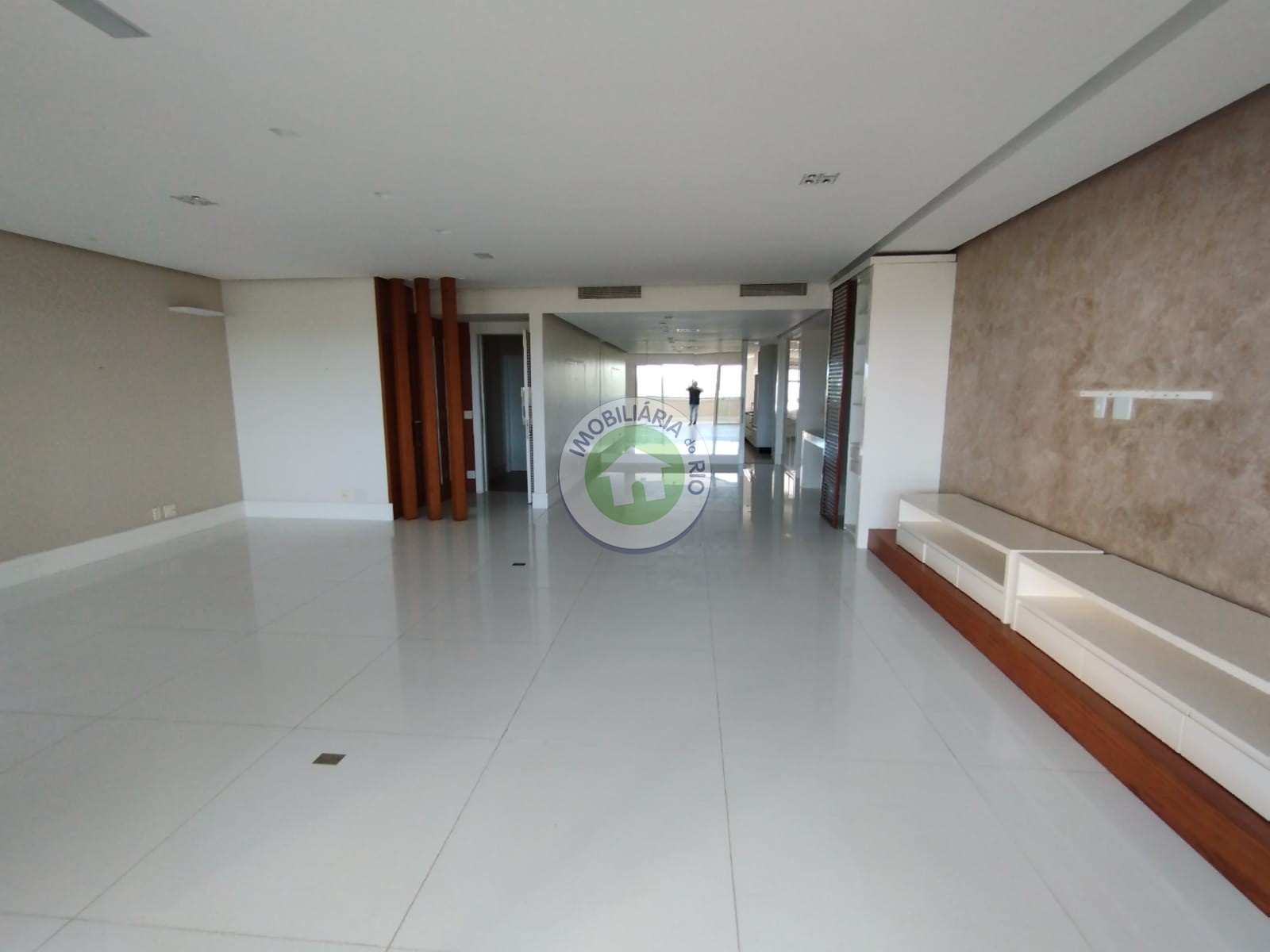 Apartamento à venda e aluguel com 4 quartos, 333m² - Foto 1