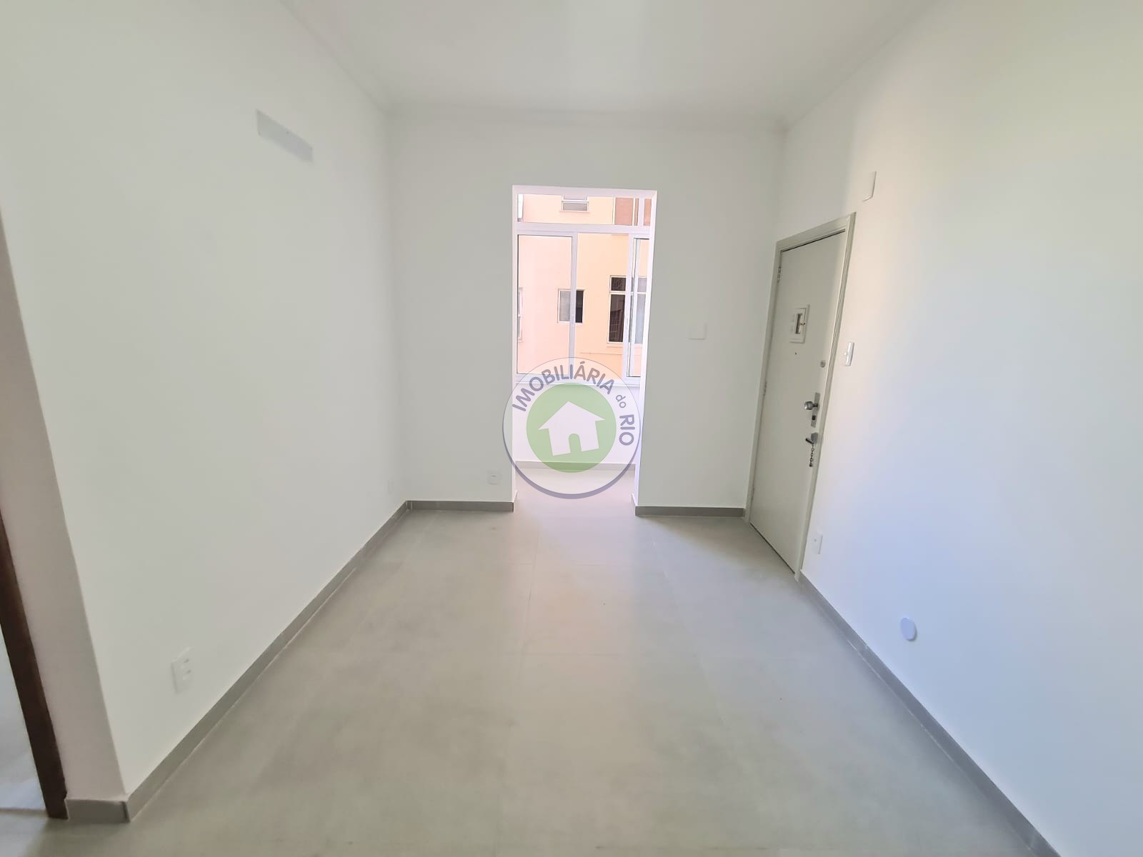 Apartamento à venda com 1 quarto, 40m² - Foto 1