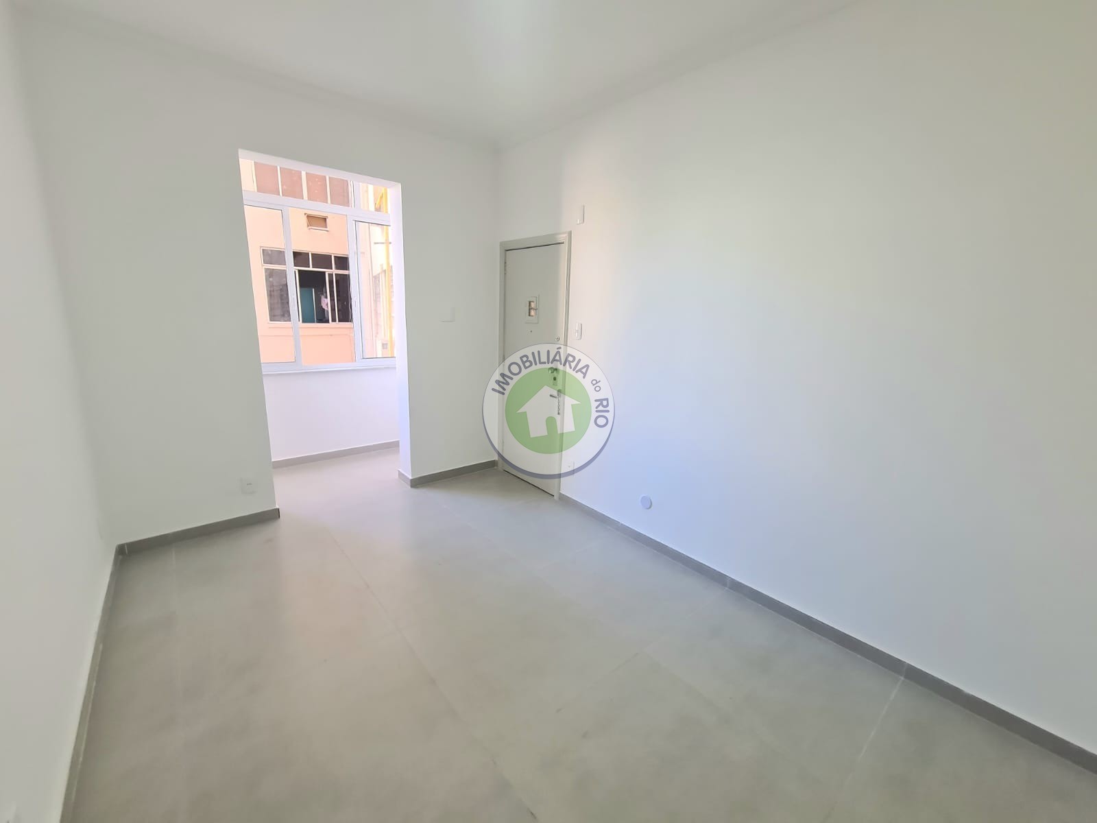 Apartamento à venda com 1 quarto, 40m² - Foto 2