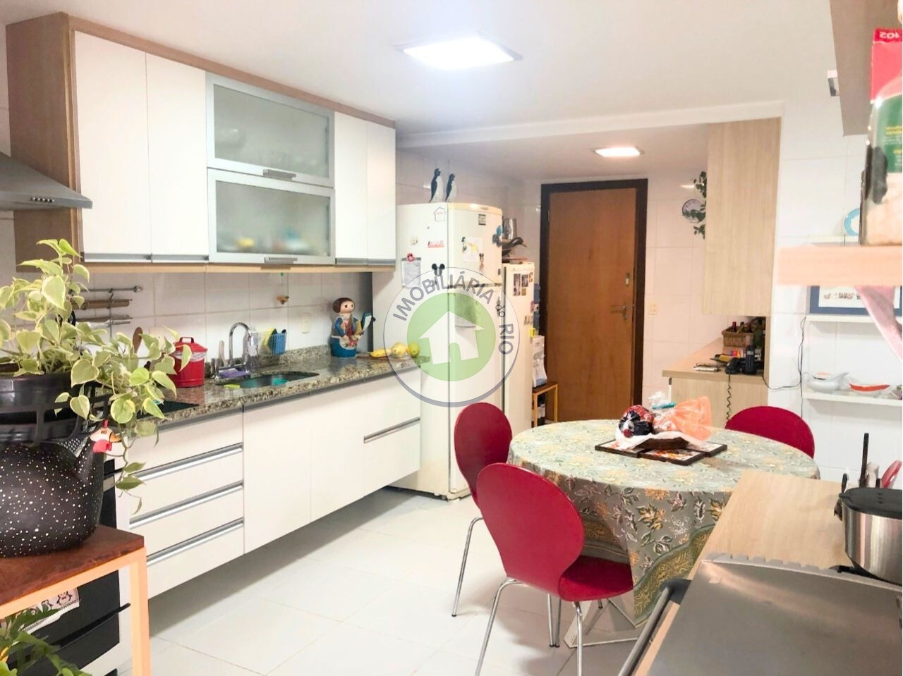 Apartamento à venda com 4 quartos, 184m² - Foto 9