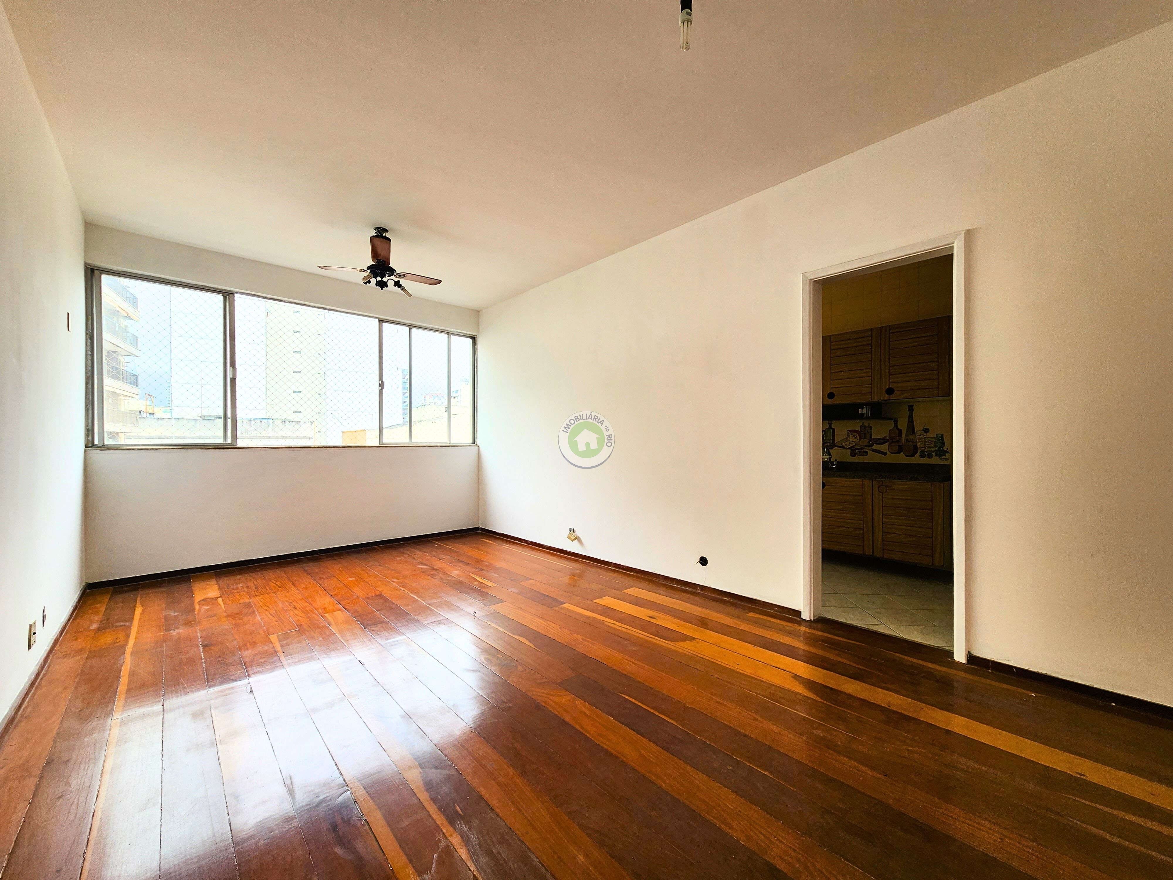 Apartamento à venda com 3 quartos, 90m² - Foto 1