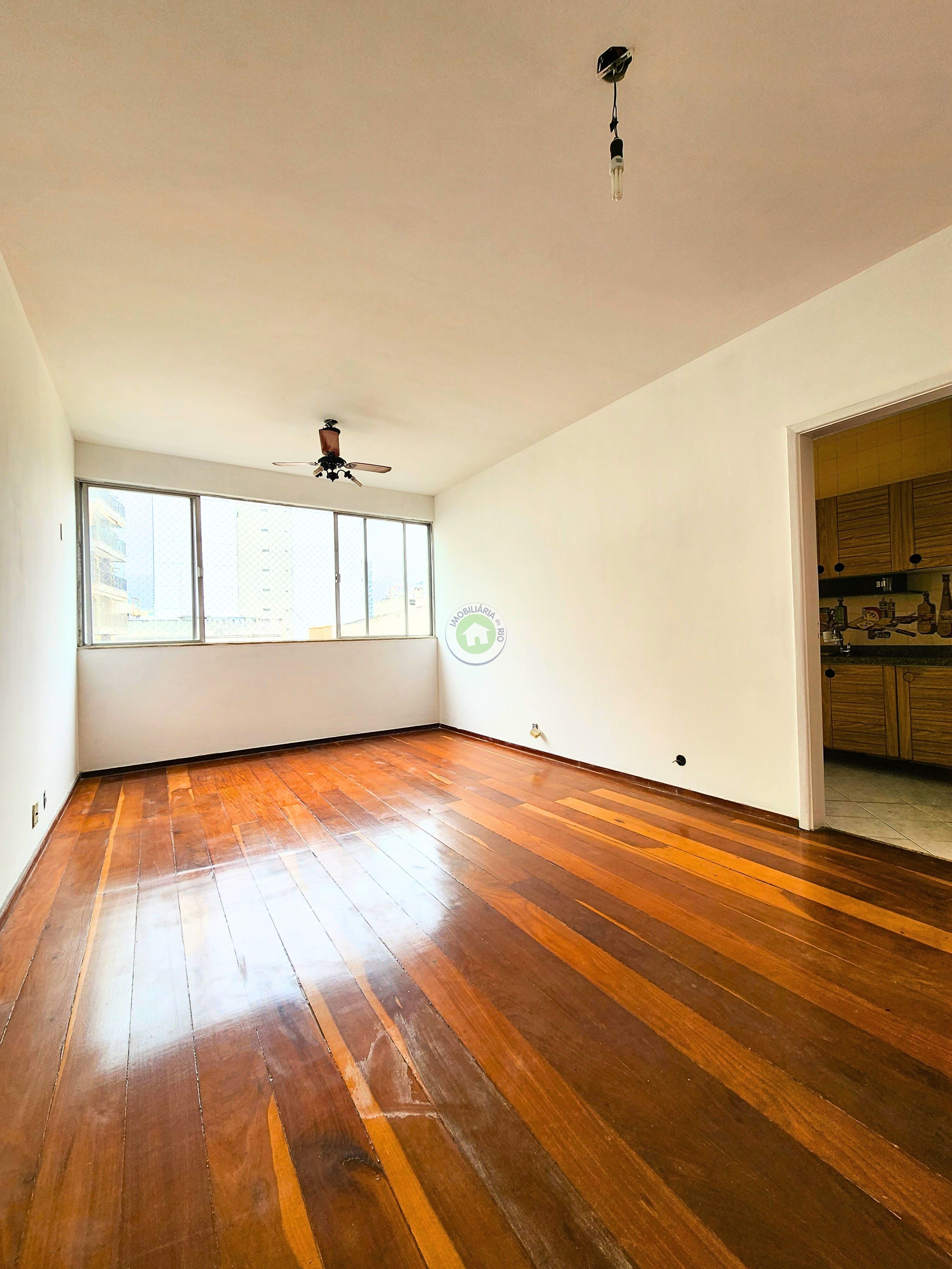 Apartamento à venda com 3 quartos, 90m² - Foto 2