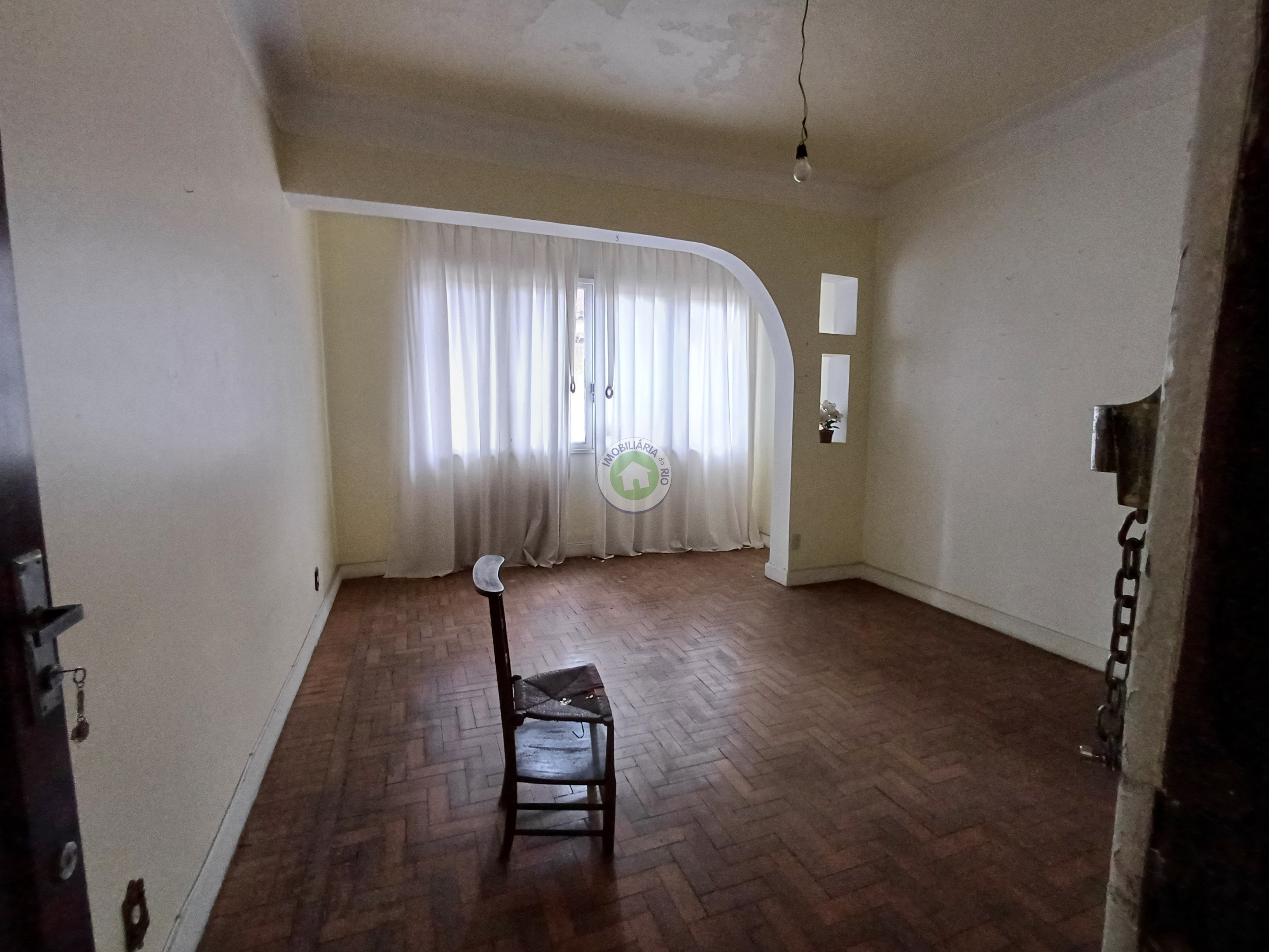 Apartamento à venda com 3 quartos, 96m² - Foto 4