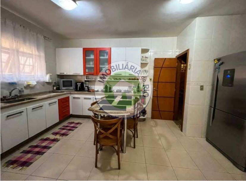 Casa à venda com 4 quartos, 330m² - Foto 16