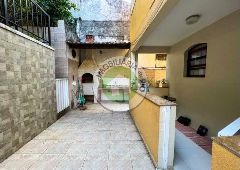 Casa à venda com 4 quartos, 330m² - Foto 19