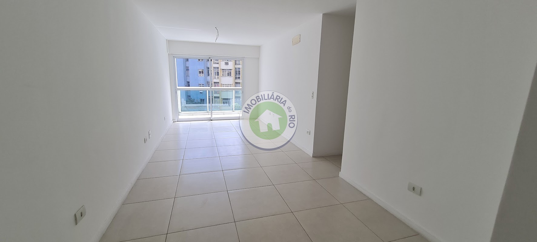 Apartamento à venda com 3 quartos, 97m² - Foto 2